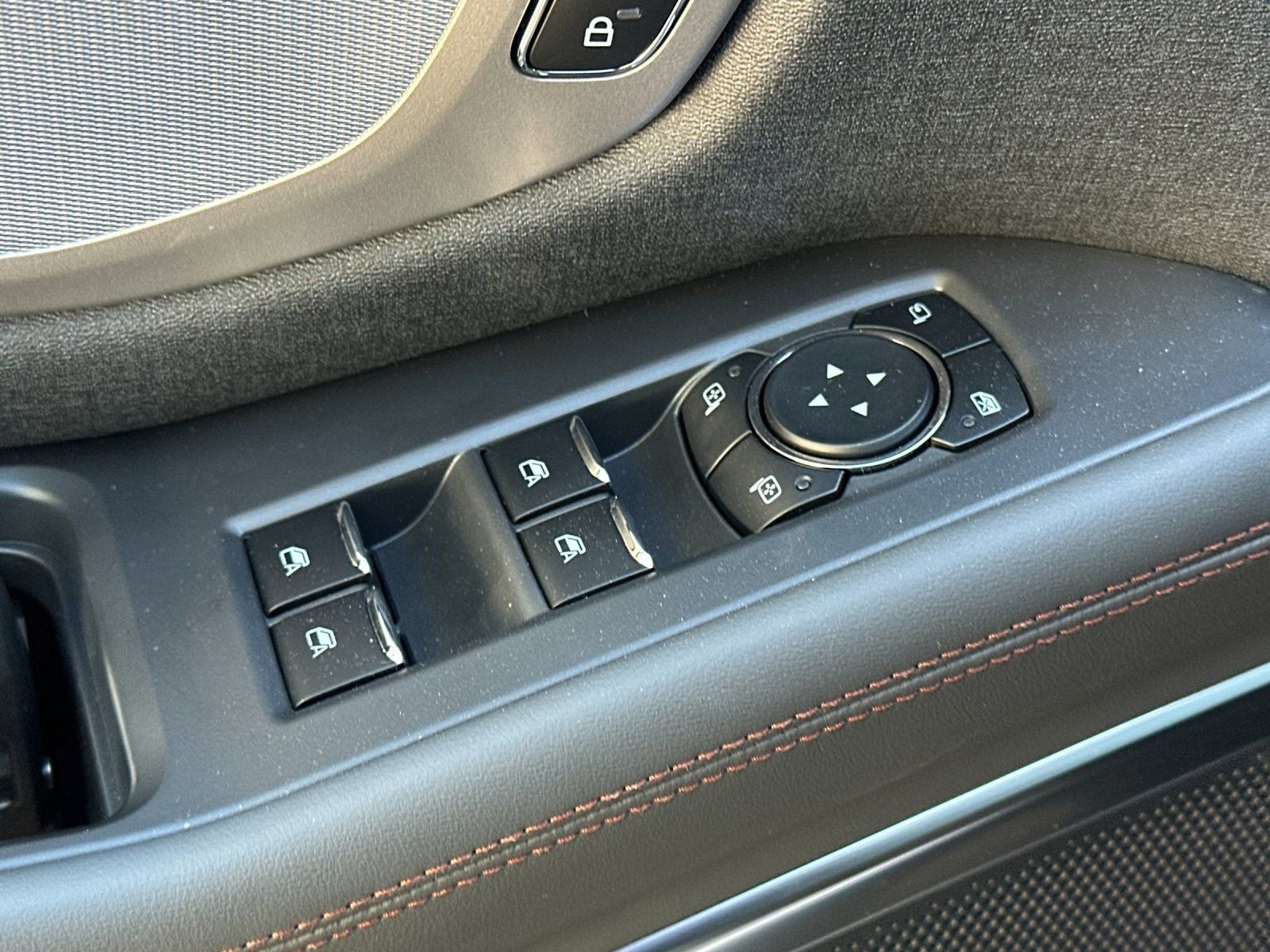 New 2025 Ford Expedition Active image 12