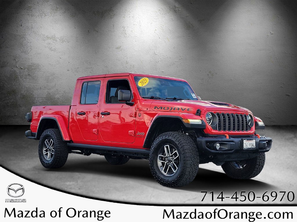 Used 2025 Jeep Gladiator Mojave AWD/4WD image 1