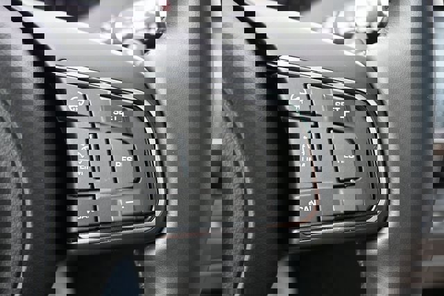 Used 2017 Jaguar F-PACE Prestige image 37