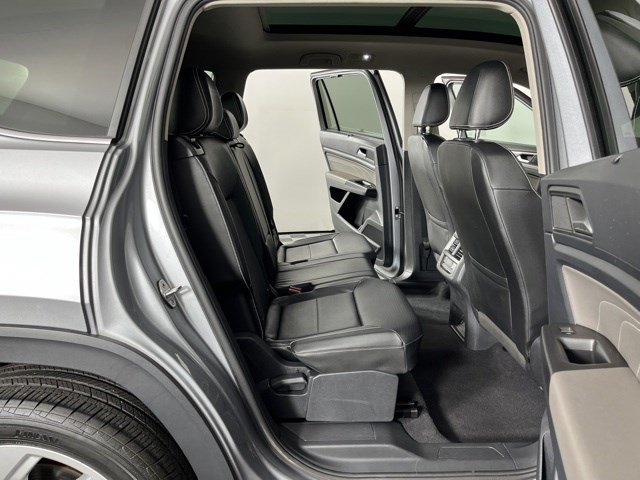 Used 2023 Volkswagen Atlas SE w/ Panoramic Sunroof Package FWD image 47