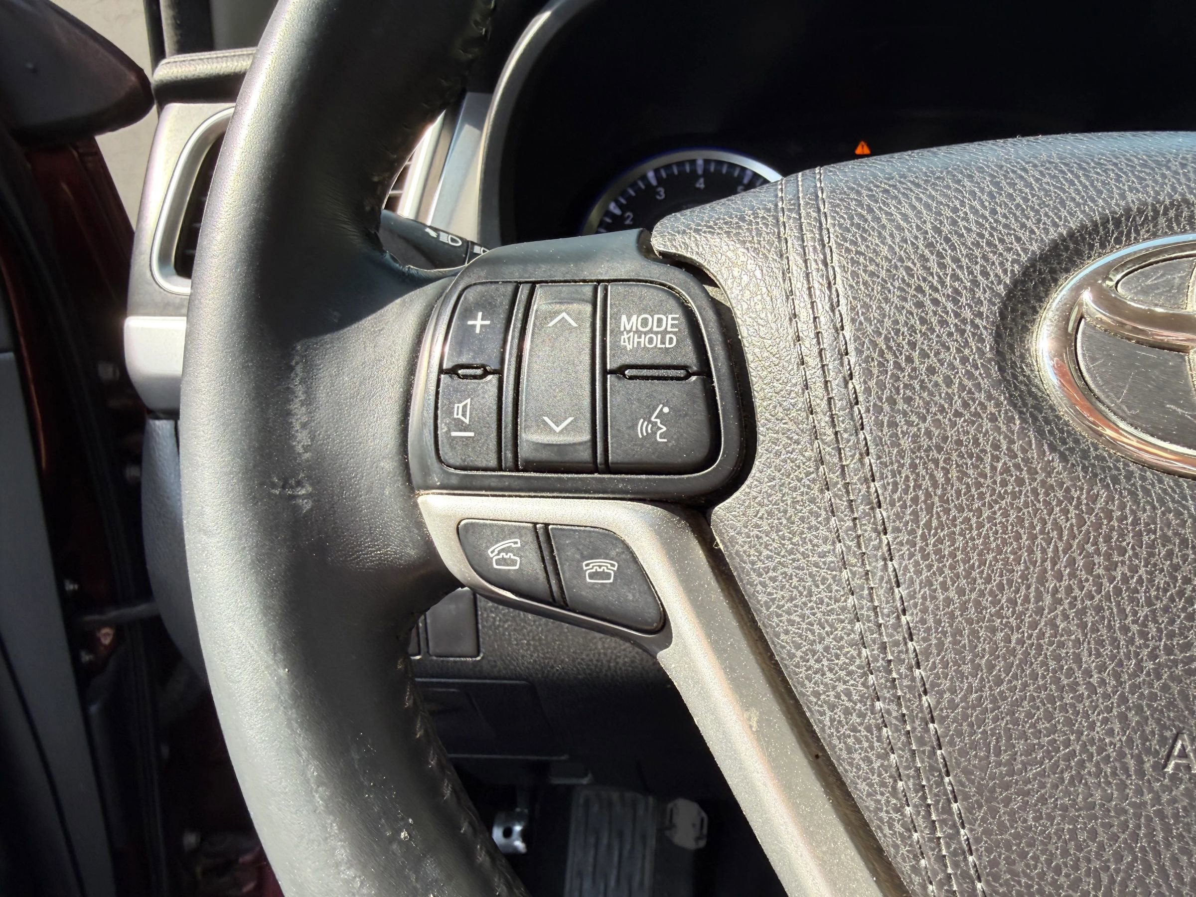 Used 2016 Toyota Highlander XLE image 23