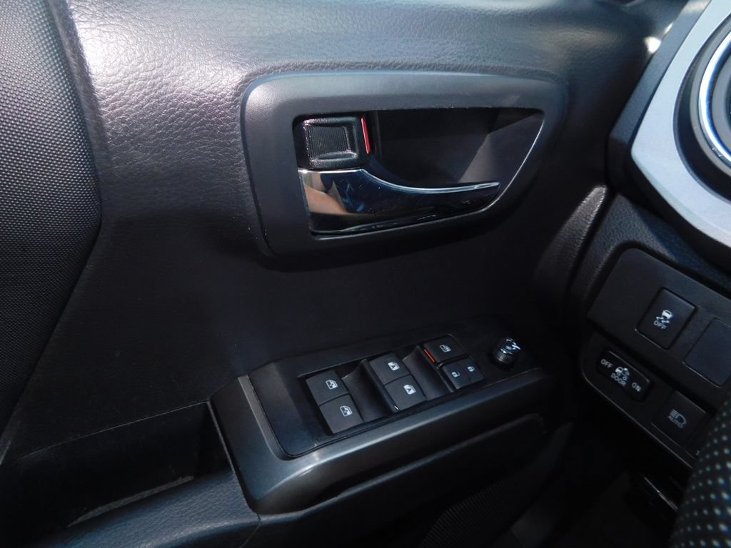Used 2023 Toyota Tacoma TRD Sport AWD/4WD image 26
