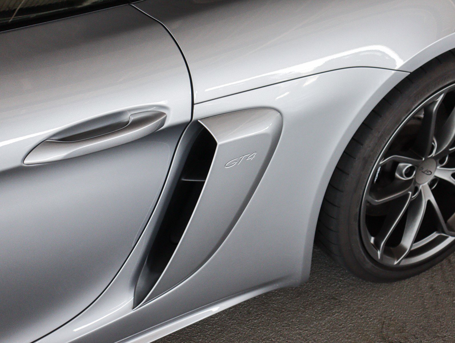 Certified 2020 Porsche 718 Cayman GT4 RWD image 24