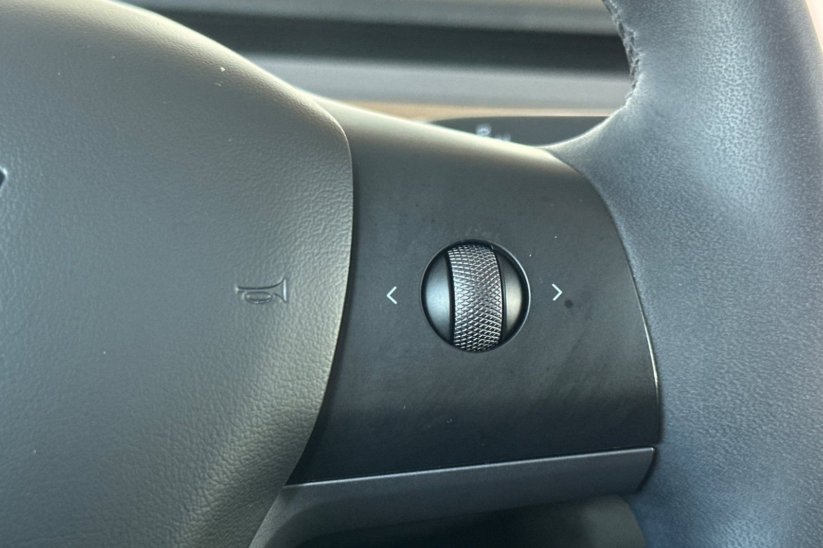 Used 2023 Tesla Model Y Long Range image 29