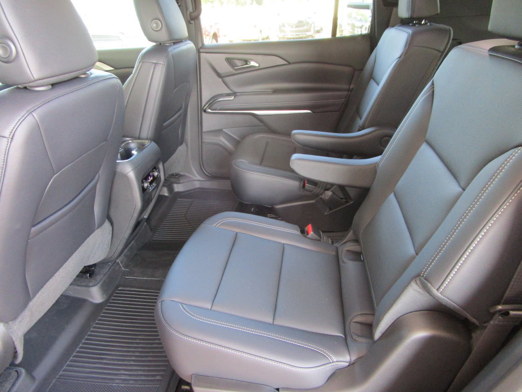 New 2027 Chevrolet Traverse LT w/ Sun and Wheel Package FWD image 18