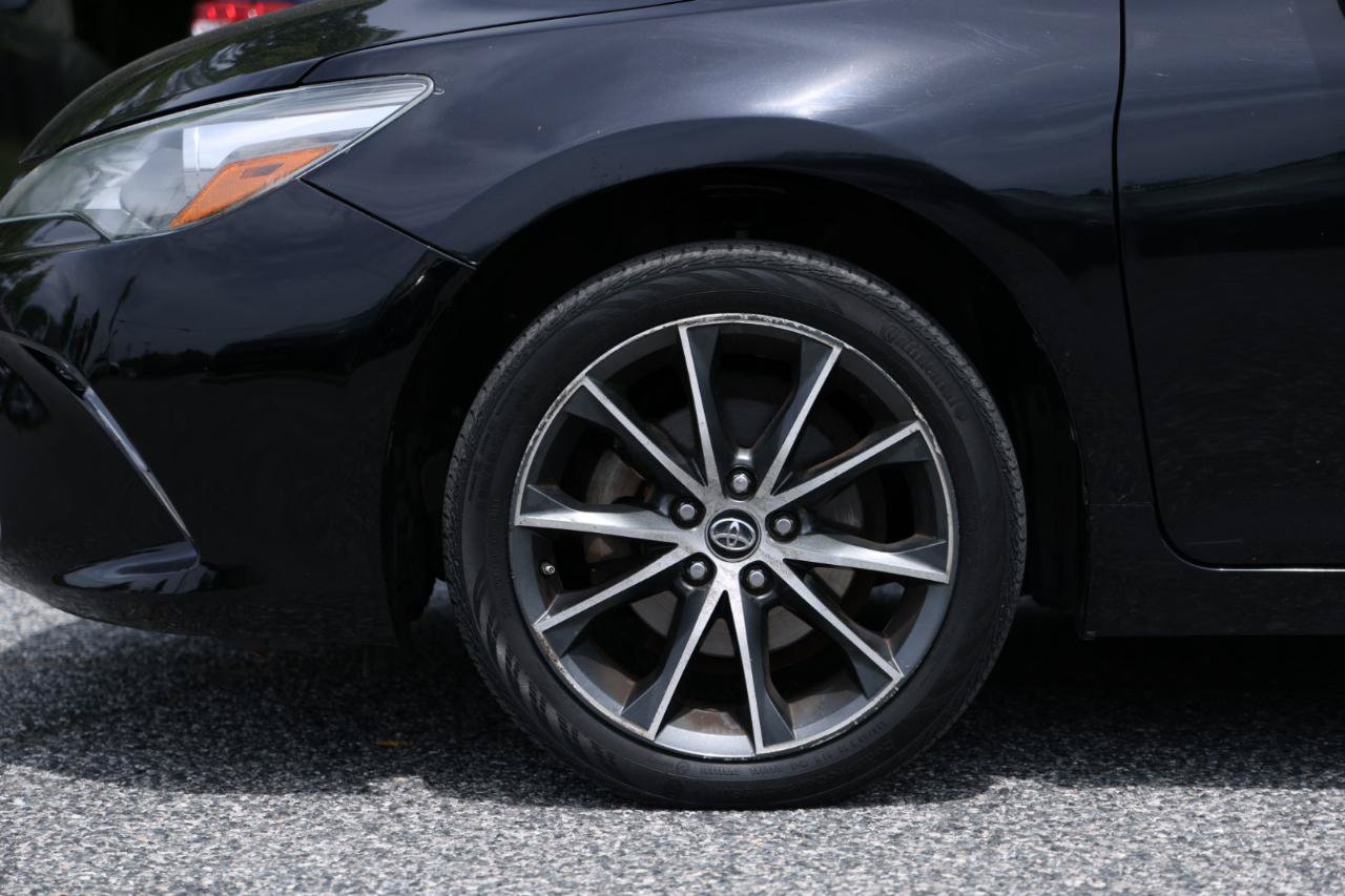 Used 2017 Toyota Camry XSE FWD image 7