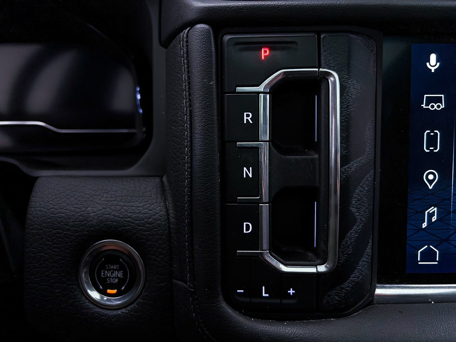Used 2023 GMC Yukon XL Denali AWD/4WD image 26