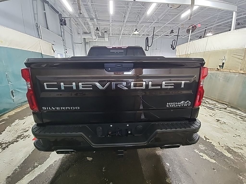 Used 2019 Chevrolet Silverado 1500 High Country w/ Technology Package image 7