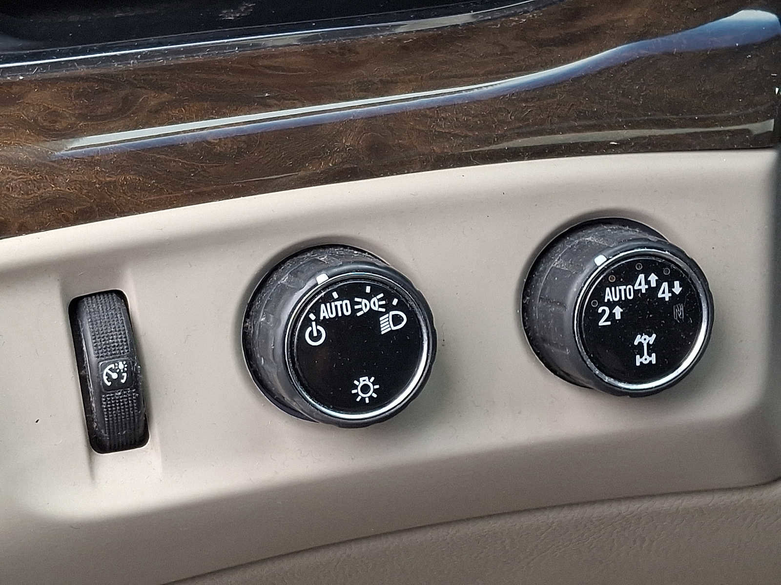 Used 2018 Cadillac Escalade Luxury image 26