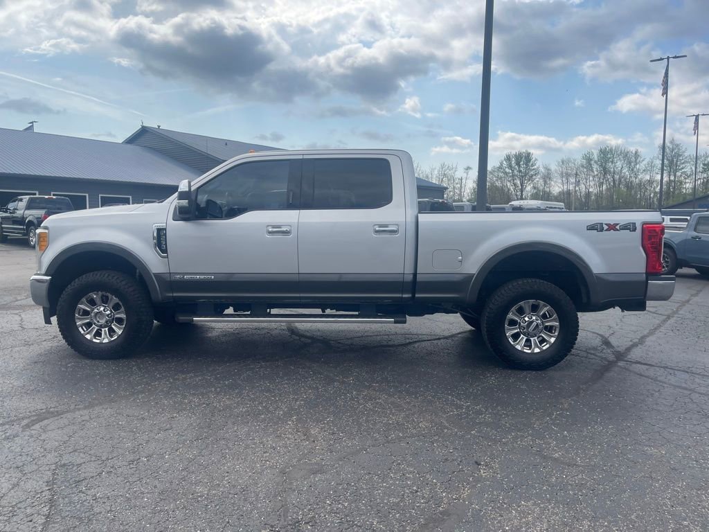 Used 2017 Ford F250 Lariat w/ Chrome Package image 3