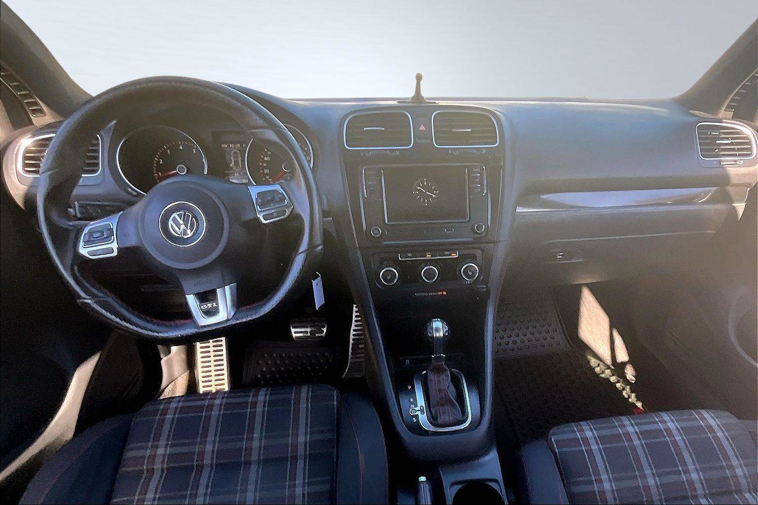 Used 2014 Volkswagen GTI Wolfsburg Edition image 15