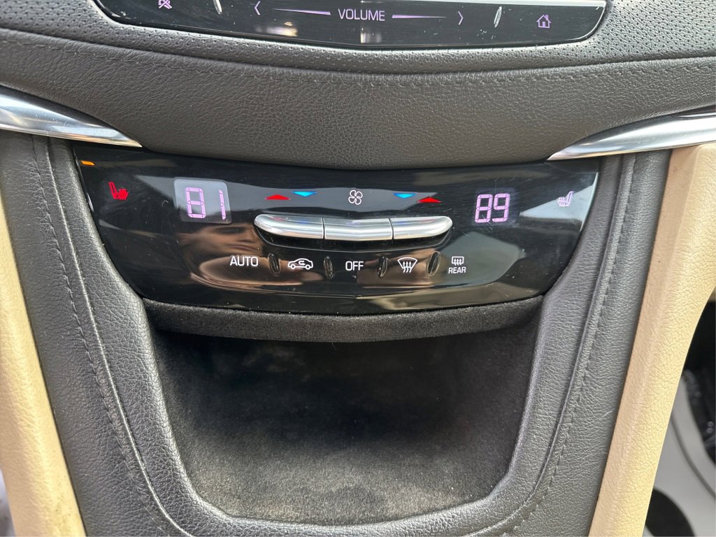 Used 2018 Cadillac XT5 Luxury w/ Driver Awareness Package image 36