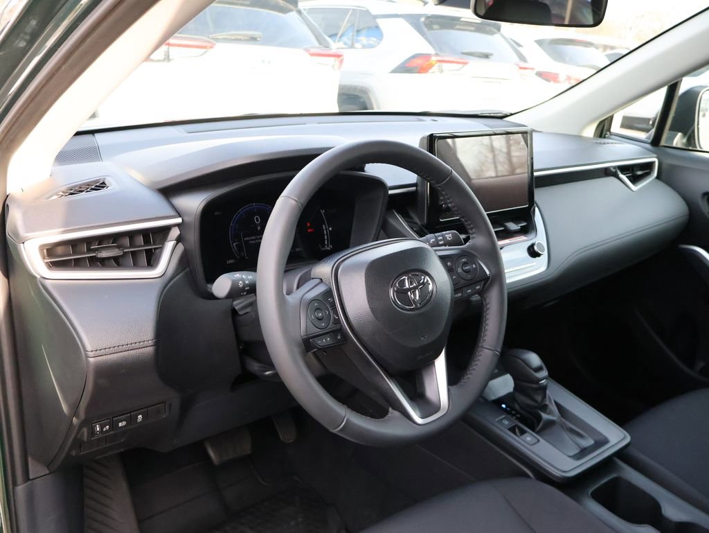 Used 2026 Toyota Corolla Cross LE FWD image 16