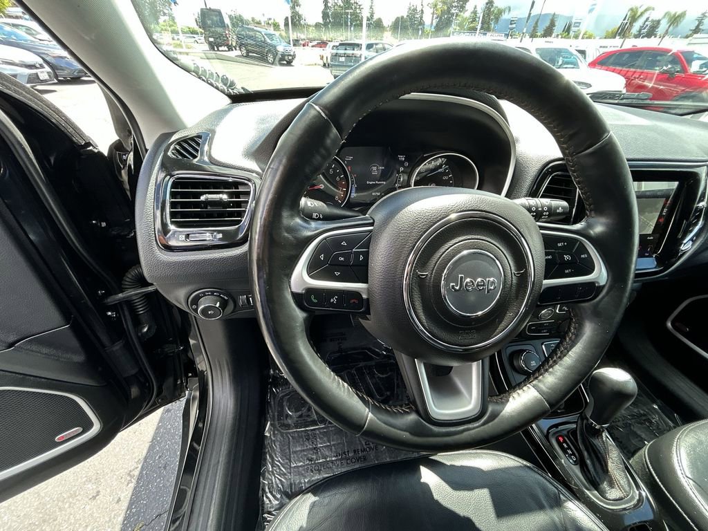 Used 2018 Jeep Compass Limited w/ Navigation Group AWD/4WD image 14