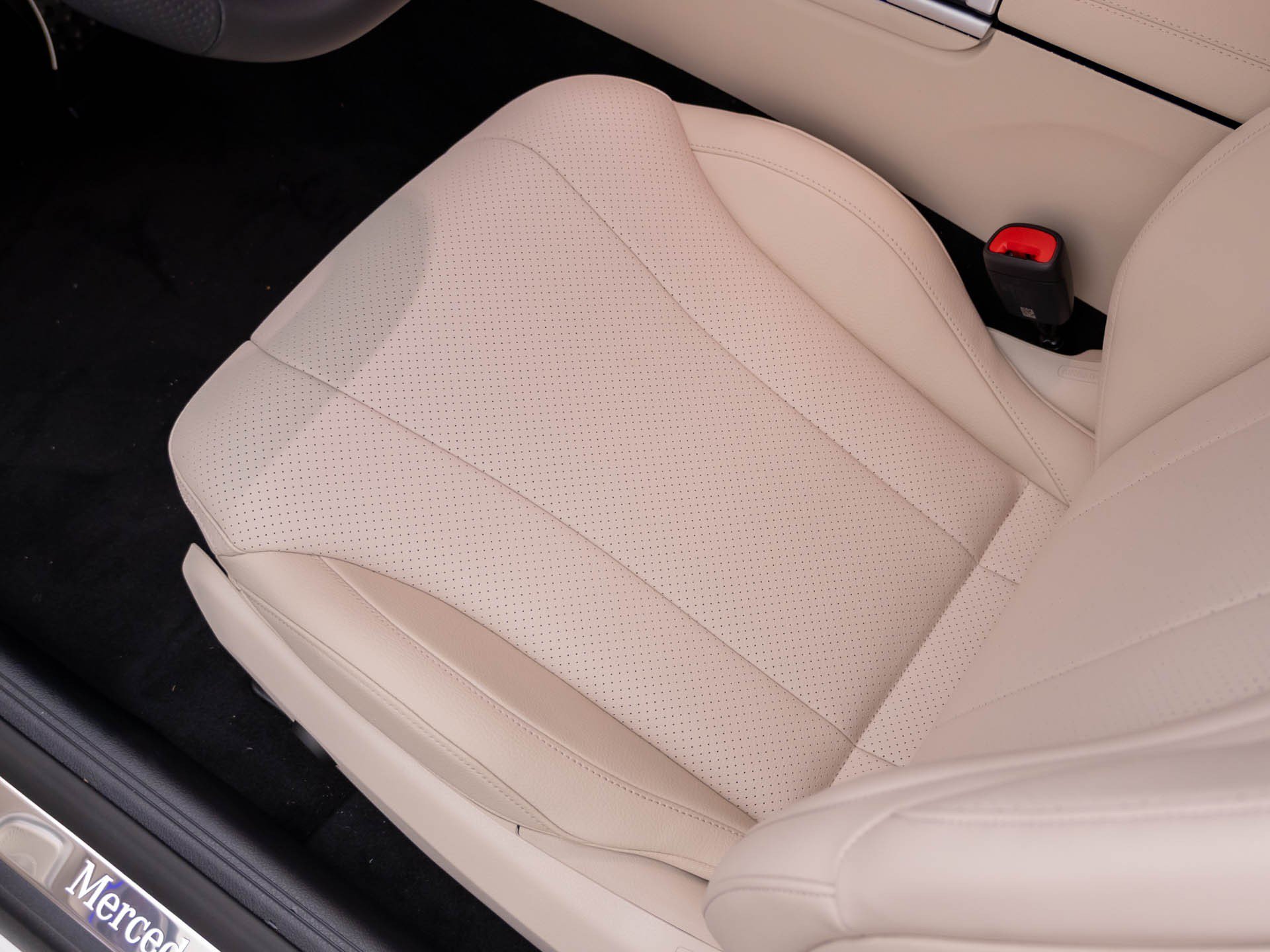 New 2027 Mercedes-Benz CLE 300 4MATIC Cabriolet image 16