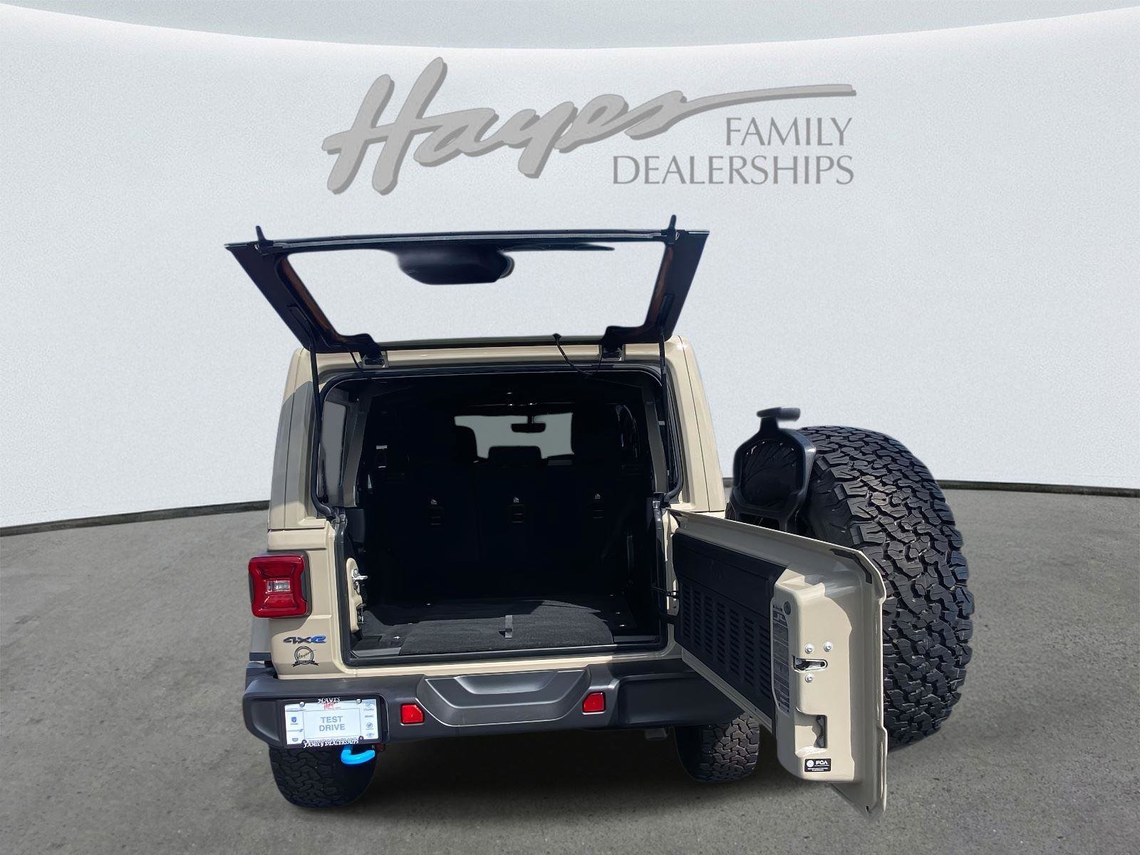 Certified 2022 Jeep Wrangler Unlimited Rubicon 4xe image 32