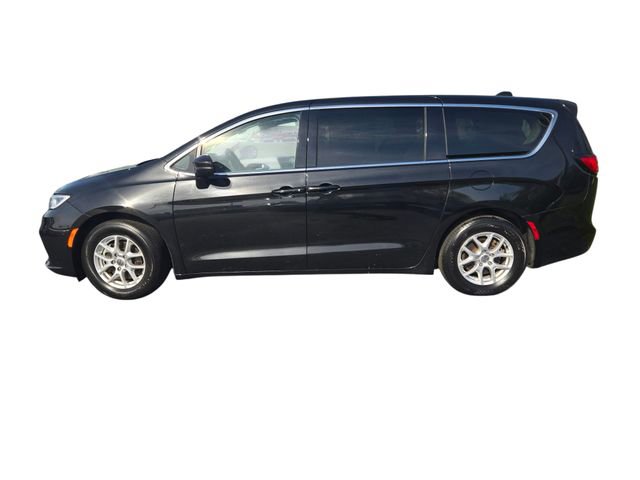 Used 2023 Chrysler Pacifica Touring-L image 7