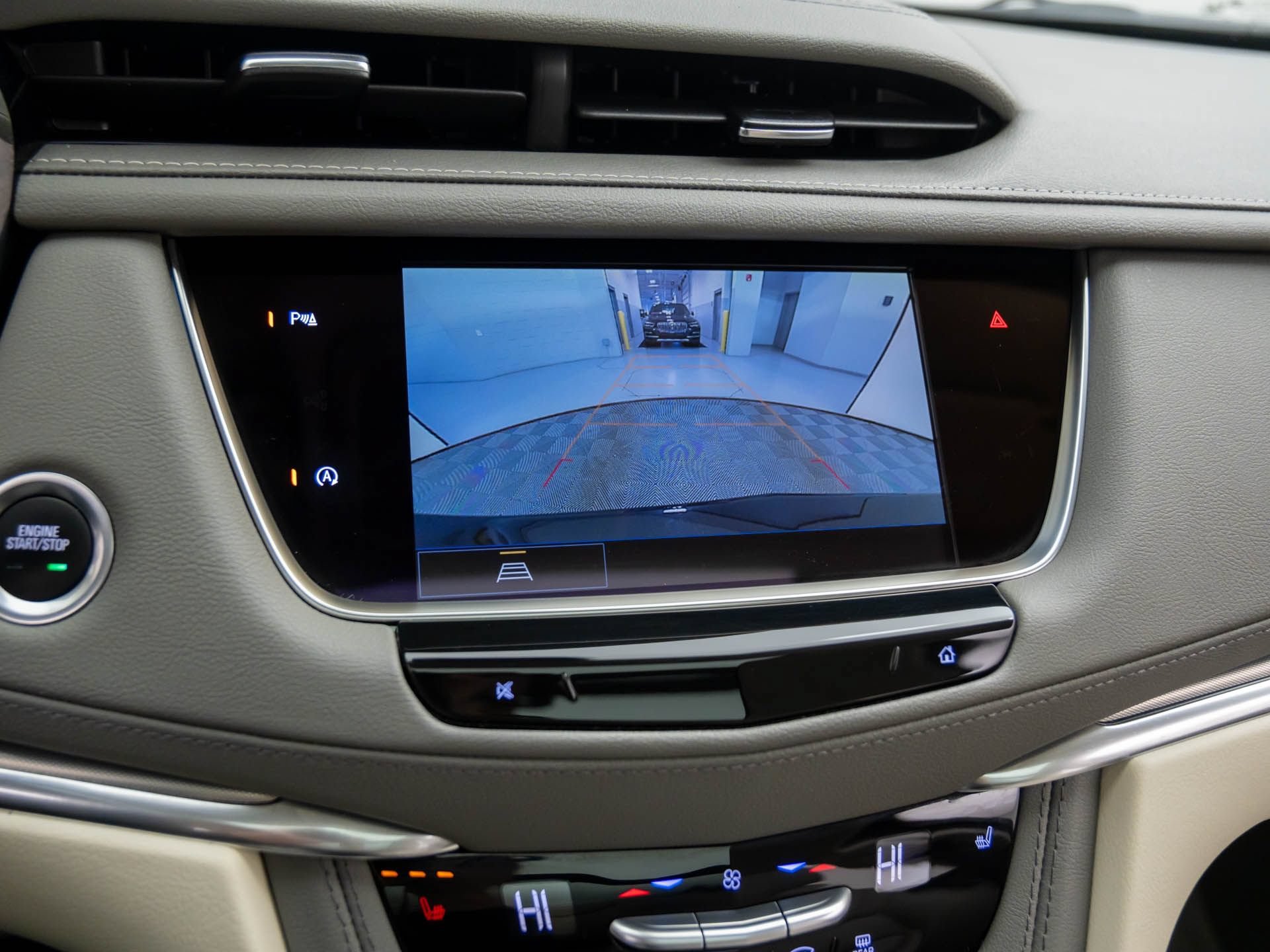 Certified 2025 Cadillac XT5 Premium Luxury w/ LPO, Floor Liner Package AWD/4WD image 28