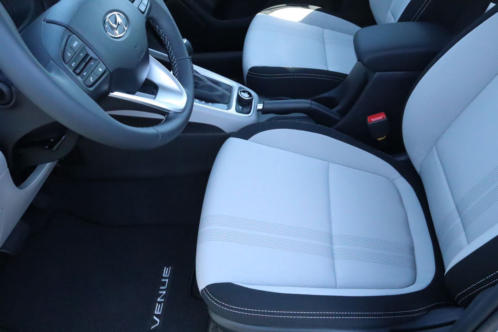 New 2026 Hyundai Venue SEL FWD image 16