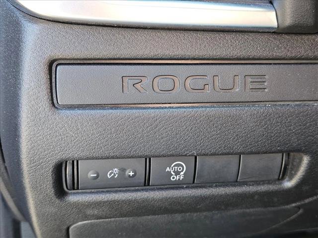 Used 2023 Nissan Rogue S AWD/4WD image 11