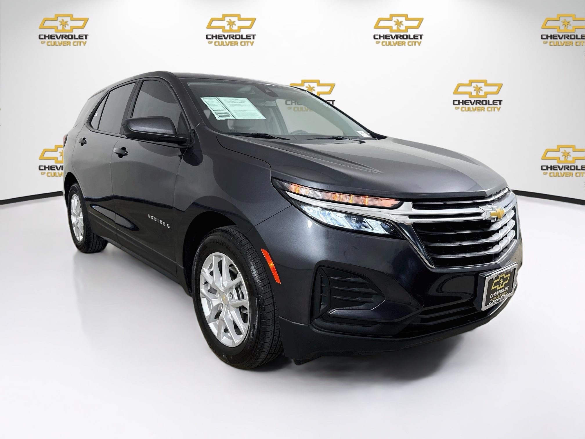 Used 2022 Chevrolet Equinox LS w/ LS Convenience Package FWD image 1