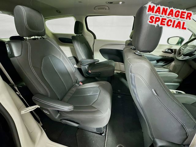 Used 2022 Chrysler Voyager LX FWD image 27