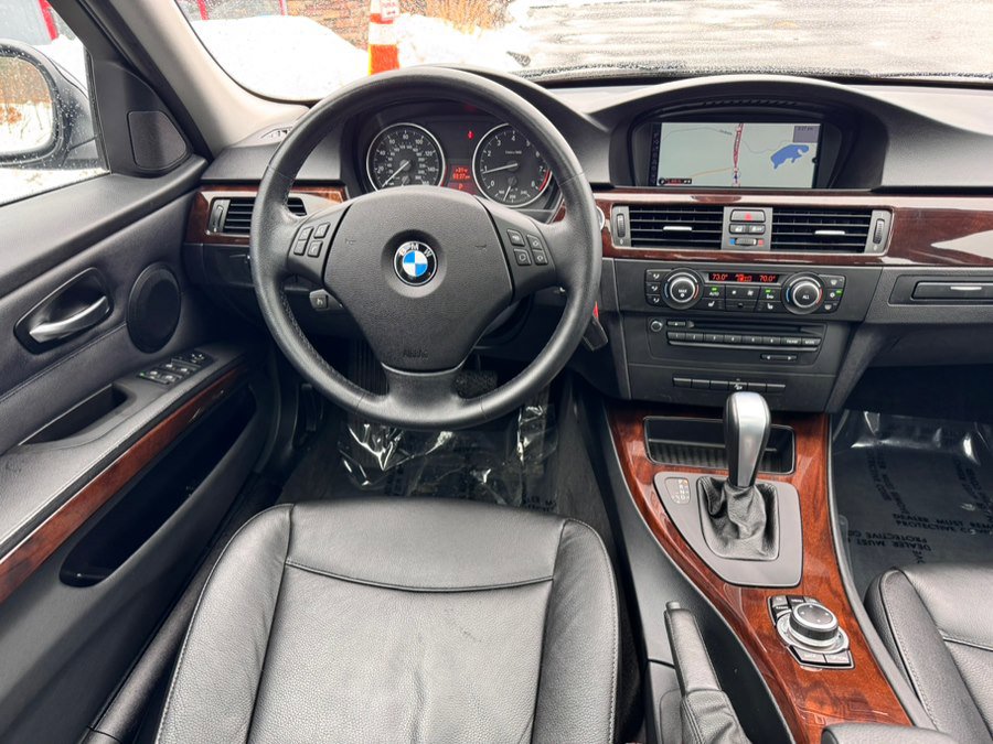 Used 2011 BMW 335i xDrive Sedan image 9