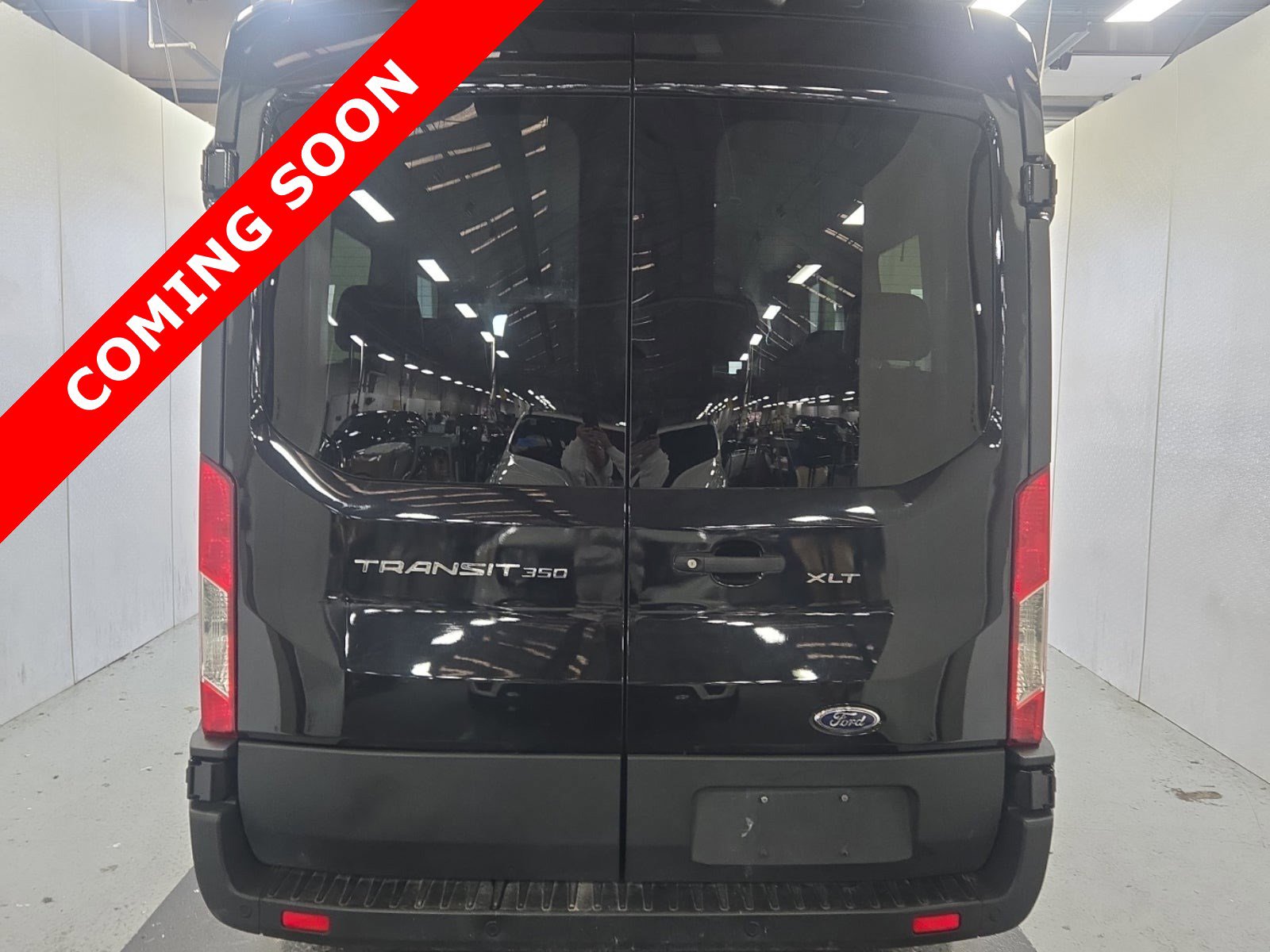 Used 2023 Ford Transit 350 XLT image 5