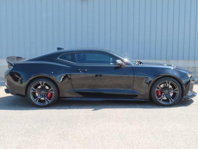 Used 2018 Chevrolet Camaro SS RWD image 2