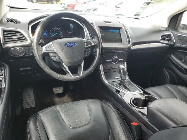 Used 2016 Ford Edge Titanium w/ Technology Package FWD image 10
