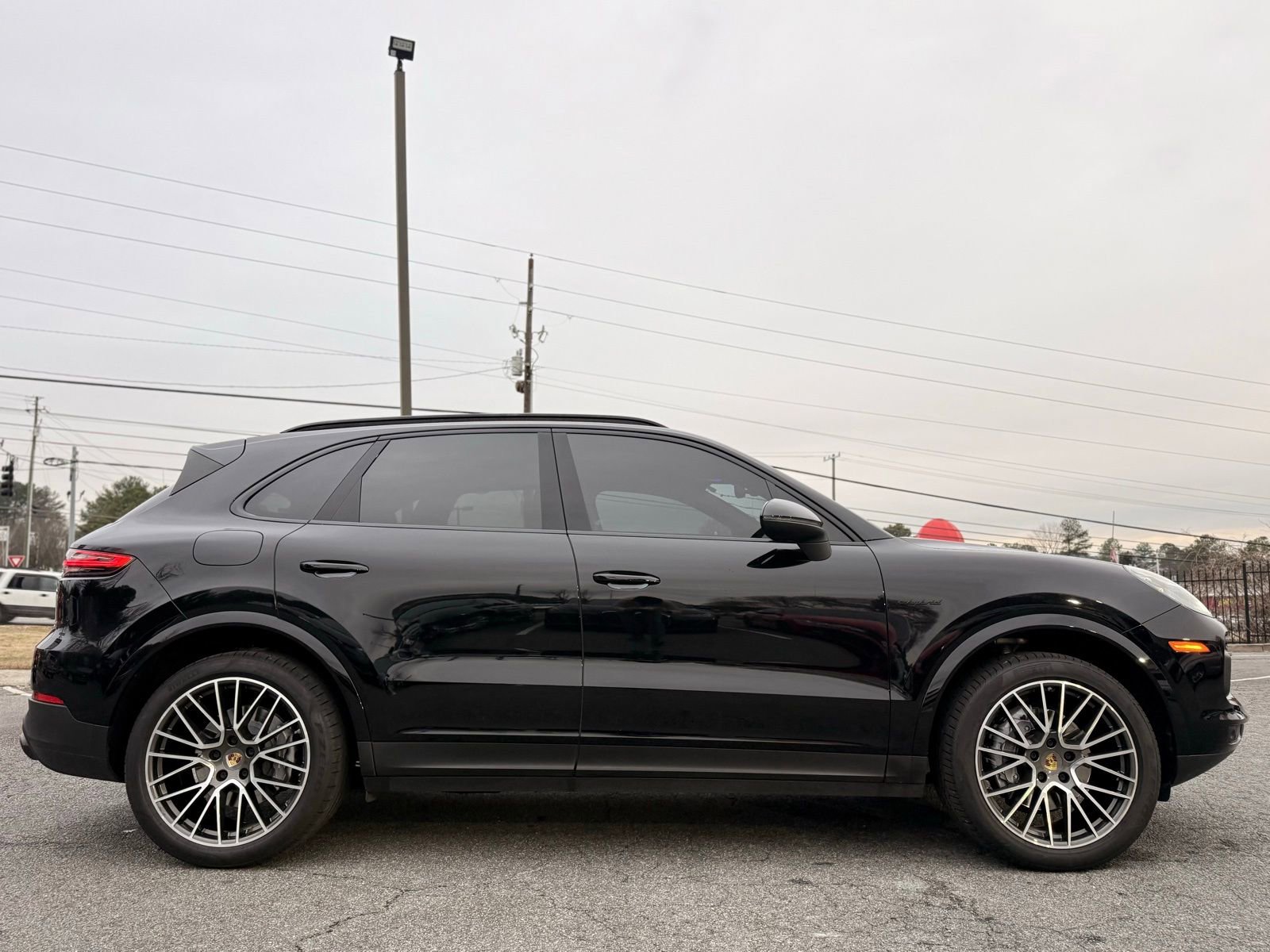 Used 2019 Porsche Cayenne E-Hybrid image 6