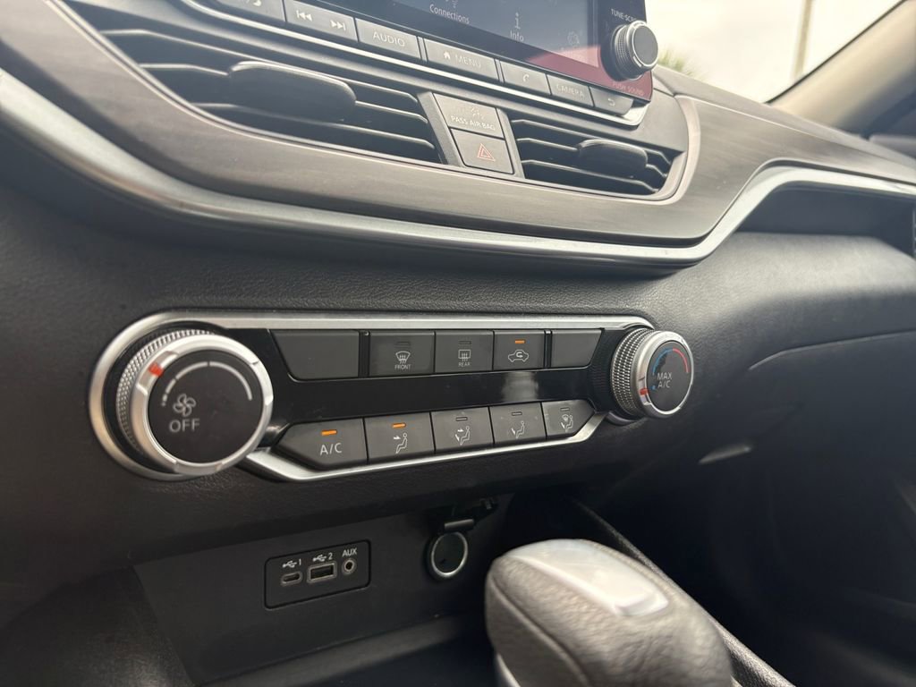 Used 2025 Nissan Altima 2.5 SV image 24