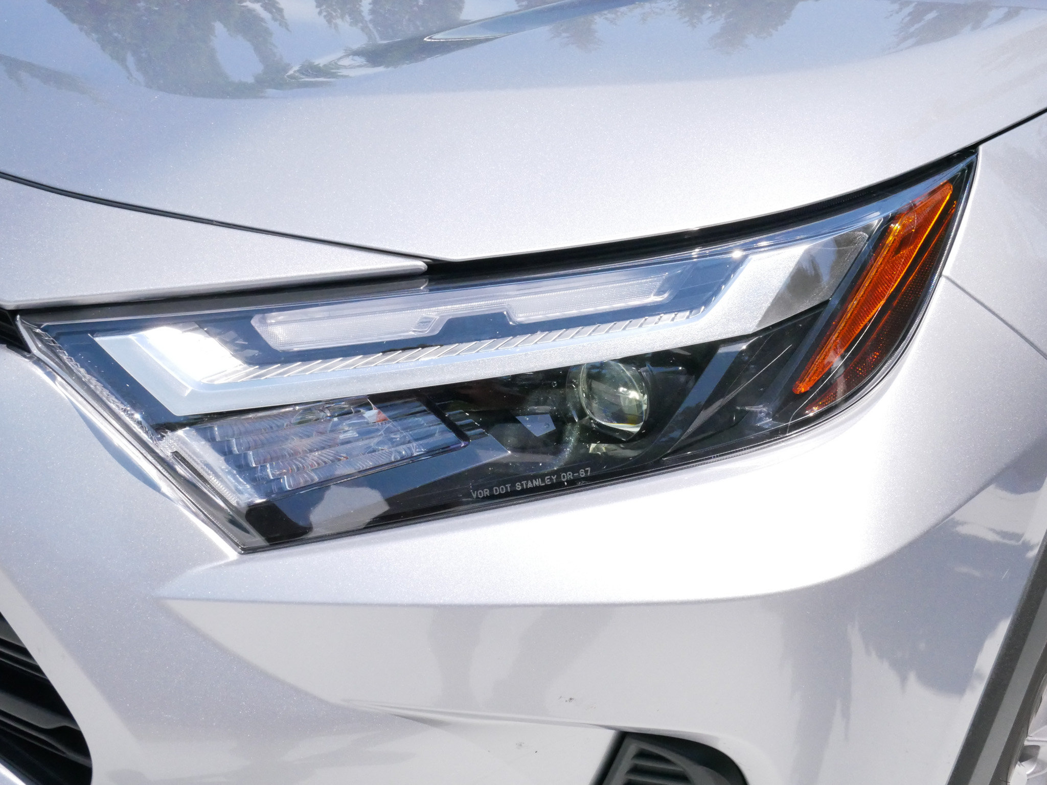 Used 2025 Toyota RAV4 XLE w/ Convenience Package FWD image 6