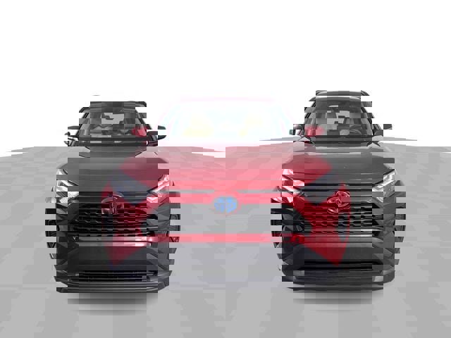 Used 2022 Toyota RAV4 XLE w/ Convenience Package image 3