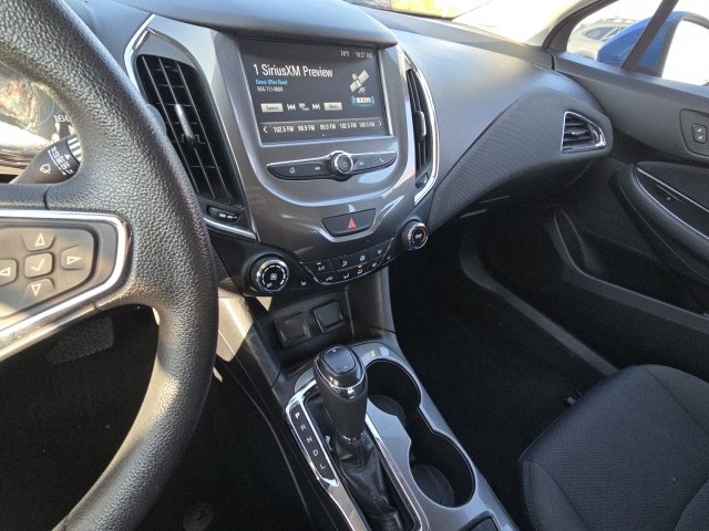 Used 2017 Chevrolet Cruze LT w/ Convenience Package image 18