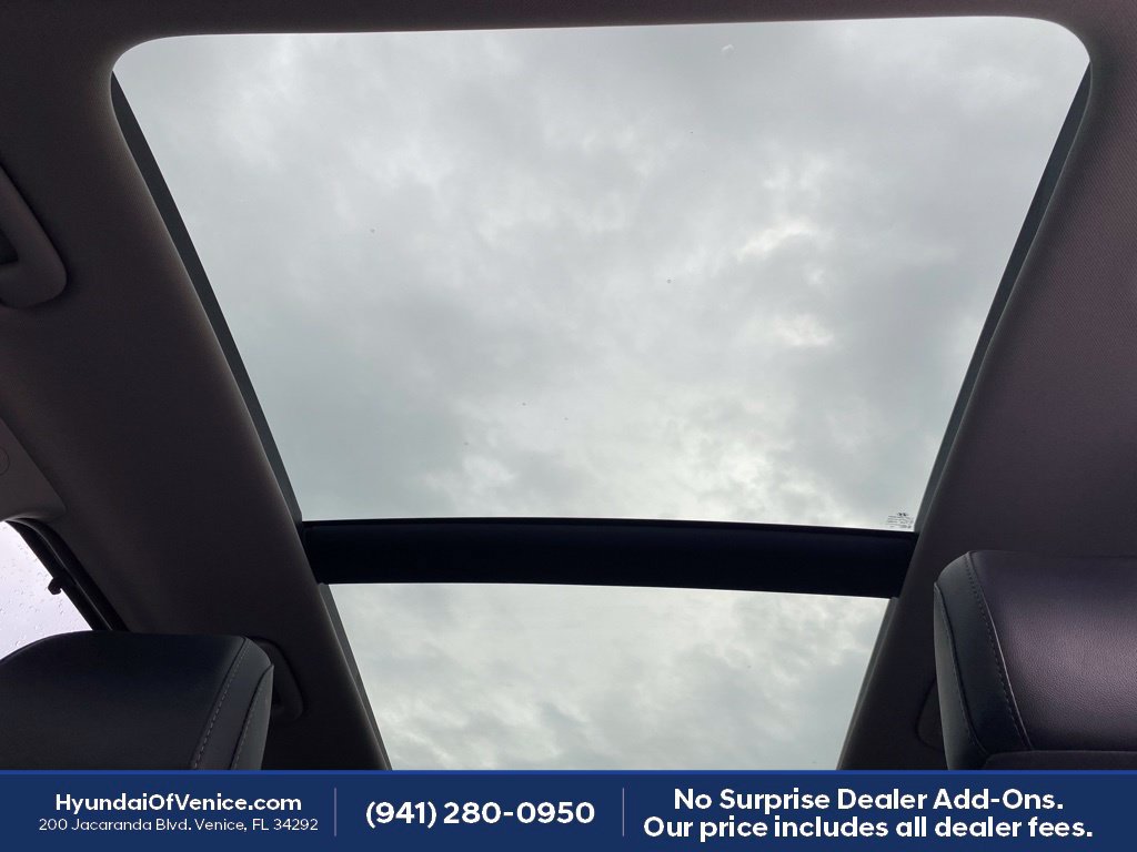 Certified 2023 Hyundai Santa Fe SEL w/ Premium Package FWD image 5
