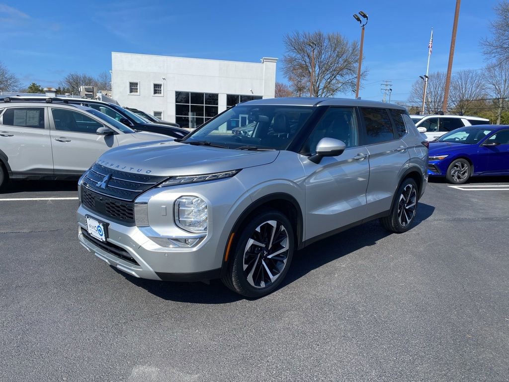 Used 2022 Mitsubishi Outlander SE image 6