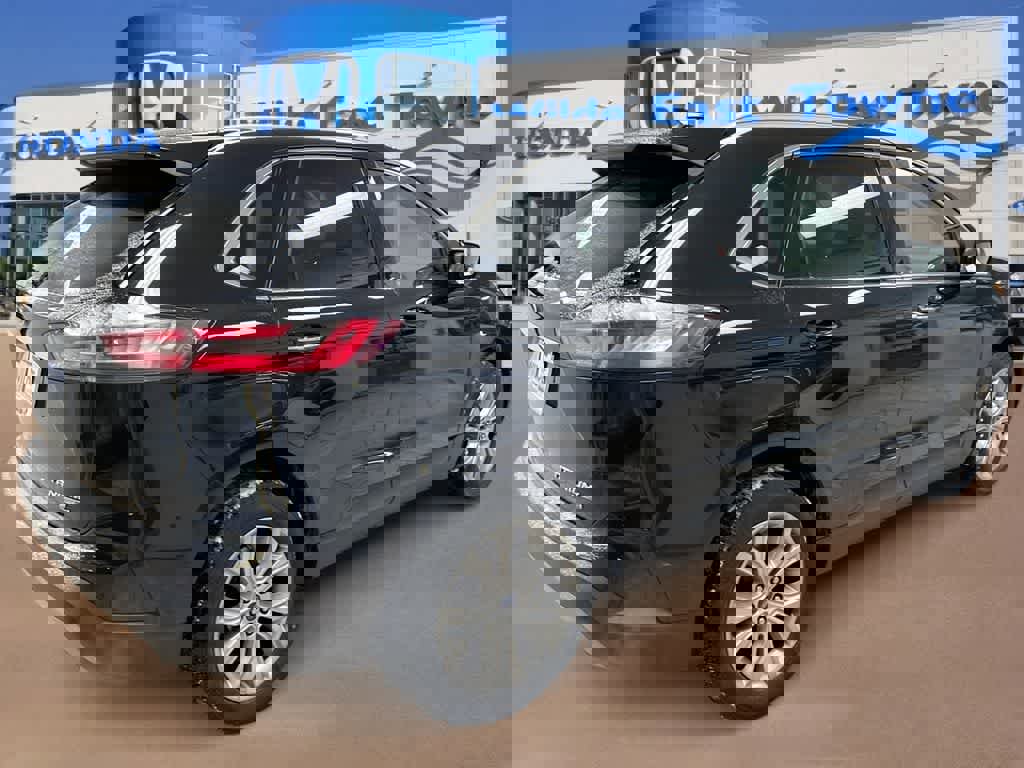 Used 2019 Ford Edge Titanium image 8