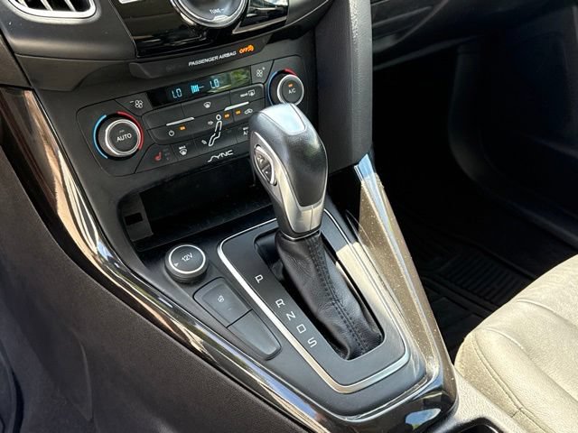 Used 2015 Ford Focus Titanium w/ Titanium Technology Package FWD image 17