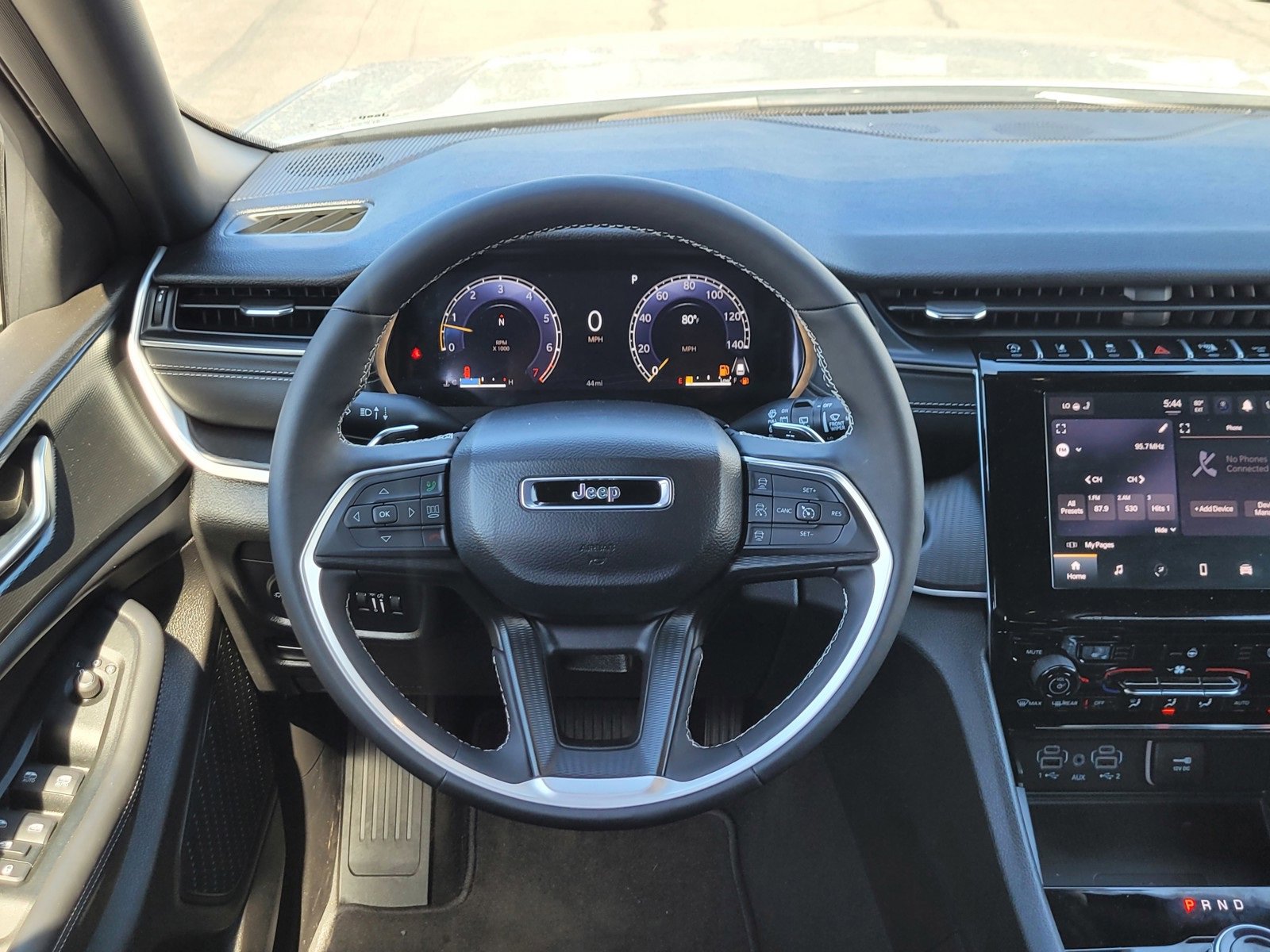 New 2025 Jeep Grand Cherokee L Laredo w/ Luxury Tech Group I image 9