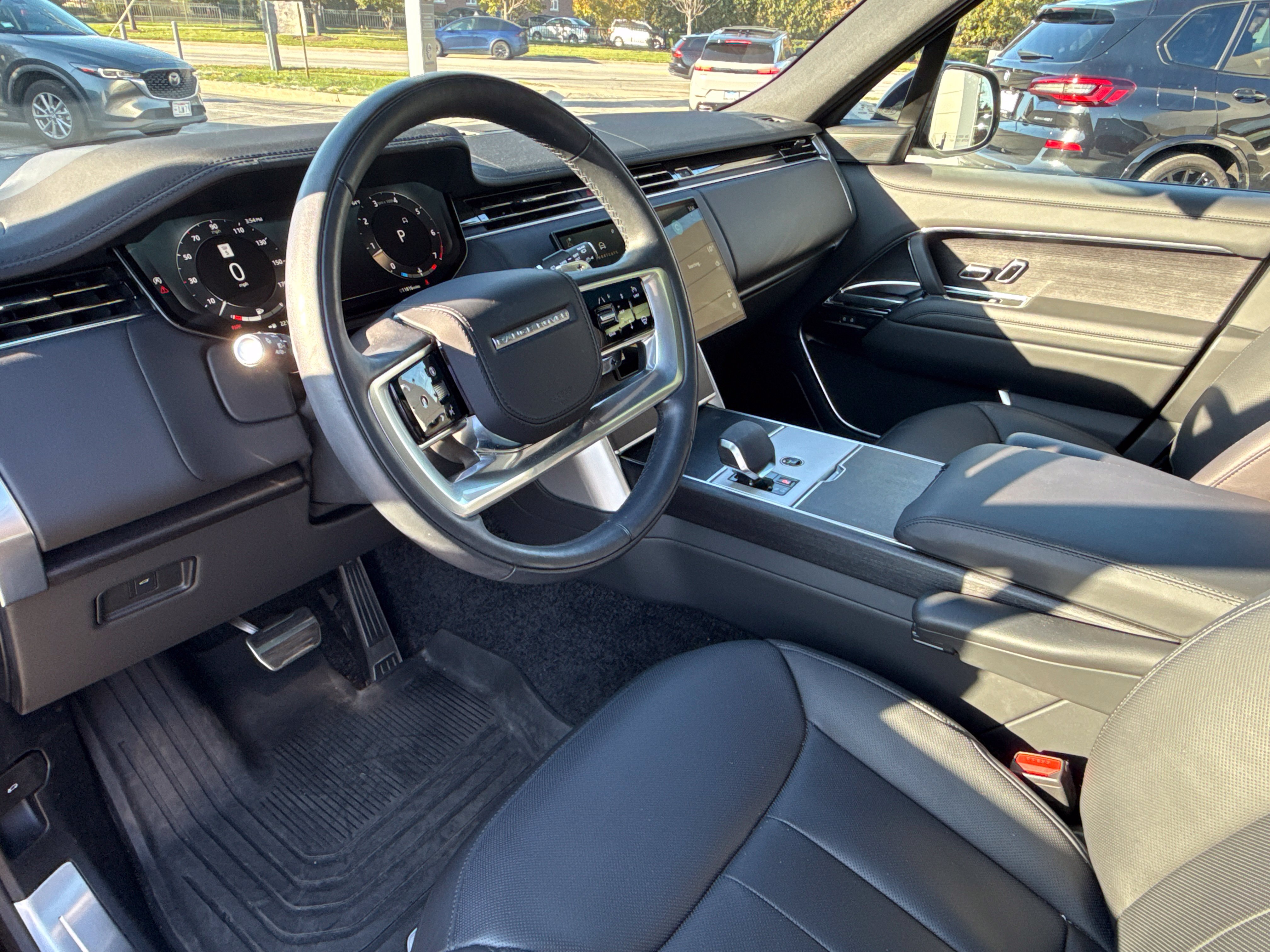Used 2026 Land Rover Range Rover SE AWD/4WD image 9