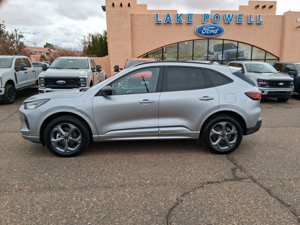 Used 2024 Ford Escape ST-Line image 2