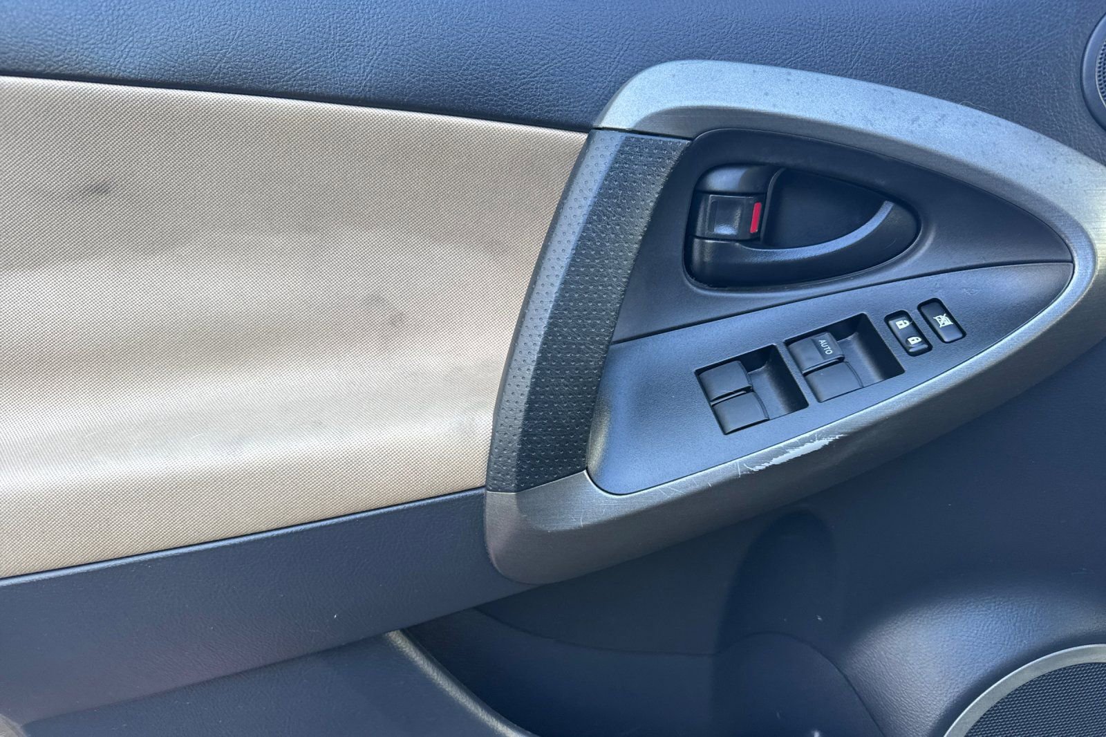 Used 2010 Toyota RAV4 4WD image 11