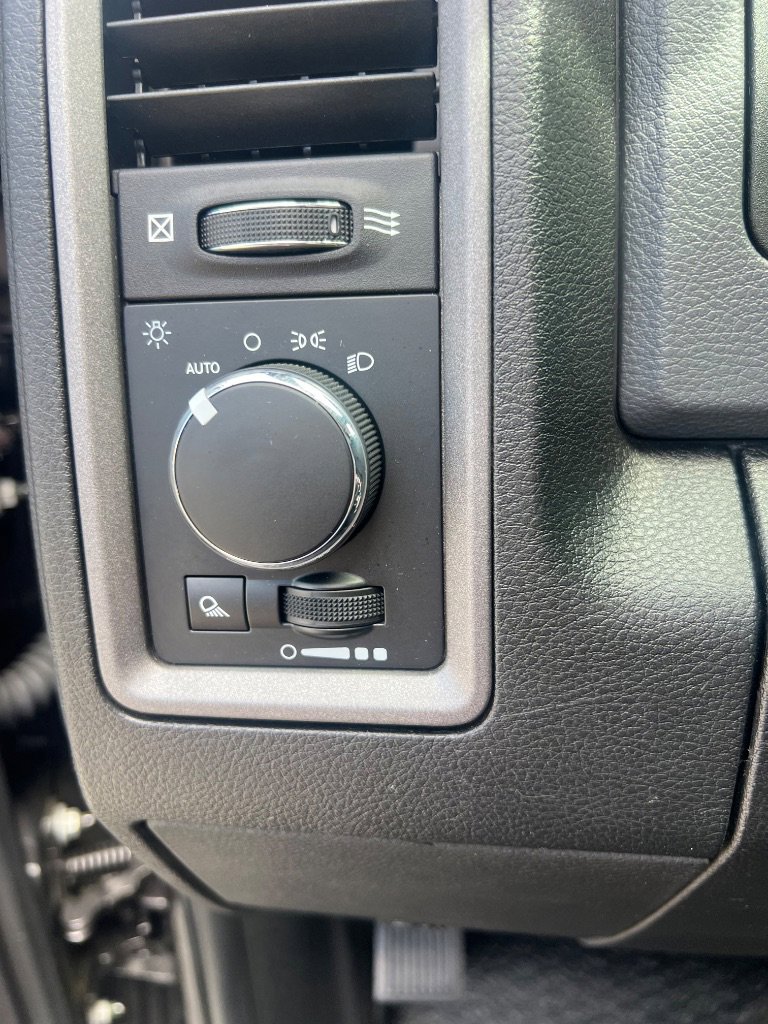 Used 2020 RAM 1500 Tradesman AWD/4WD image 18