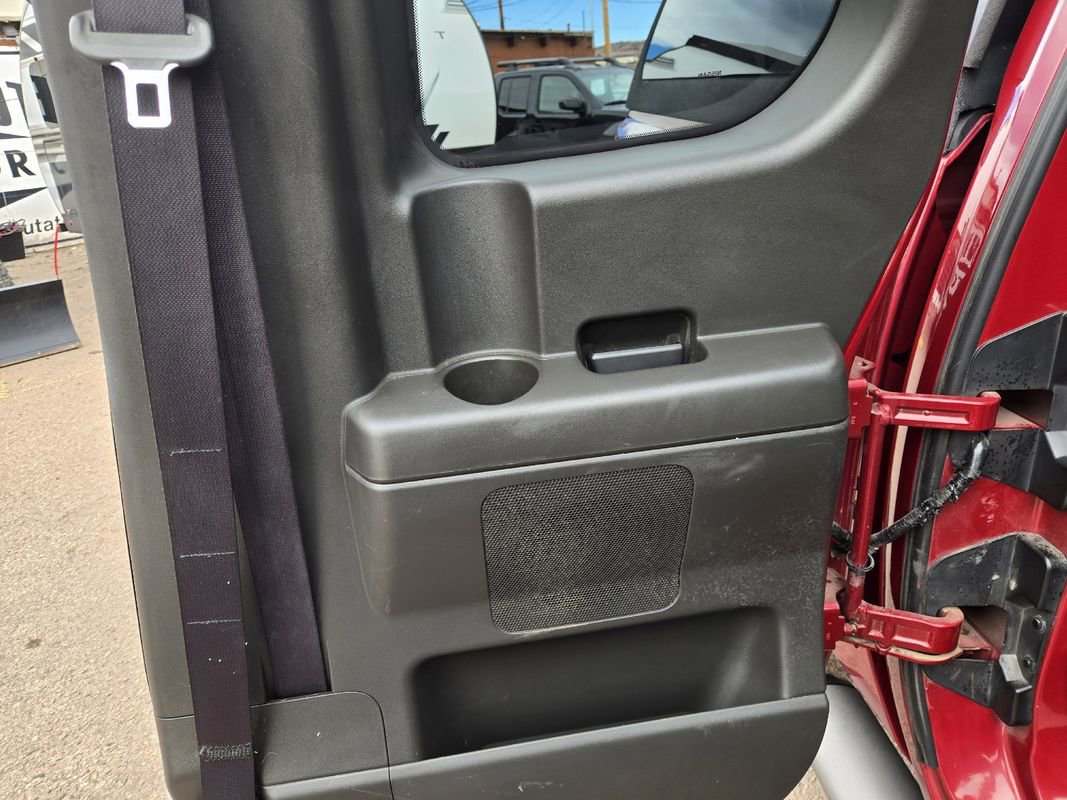 Used 2005 Nissan Titan SE image 20