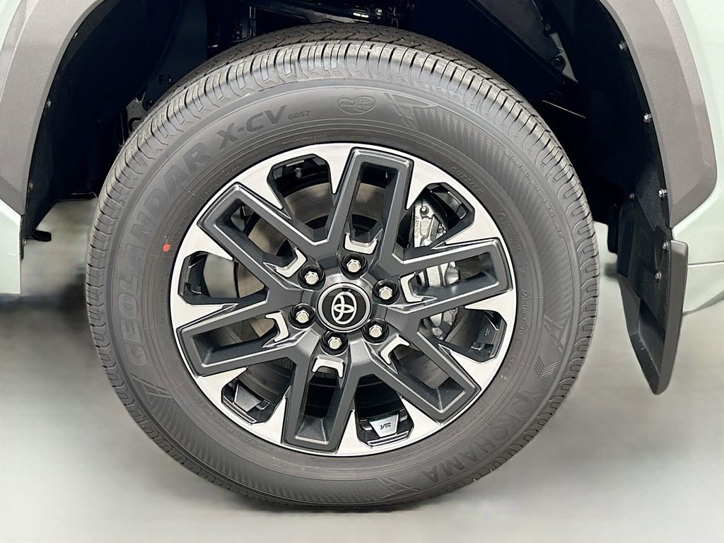 Used 2026 Toyota Tundra Limited AWD/4WD image 29