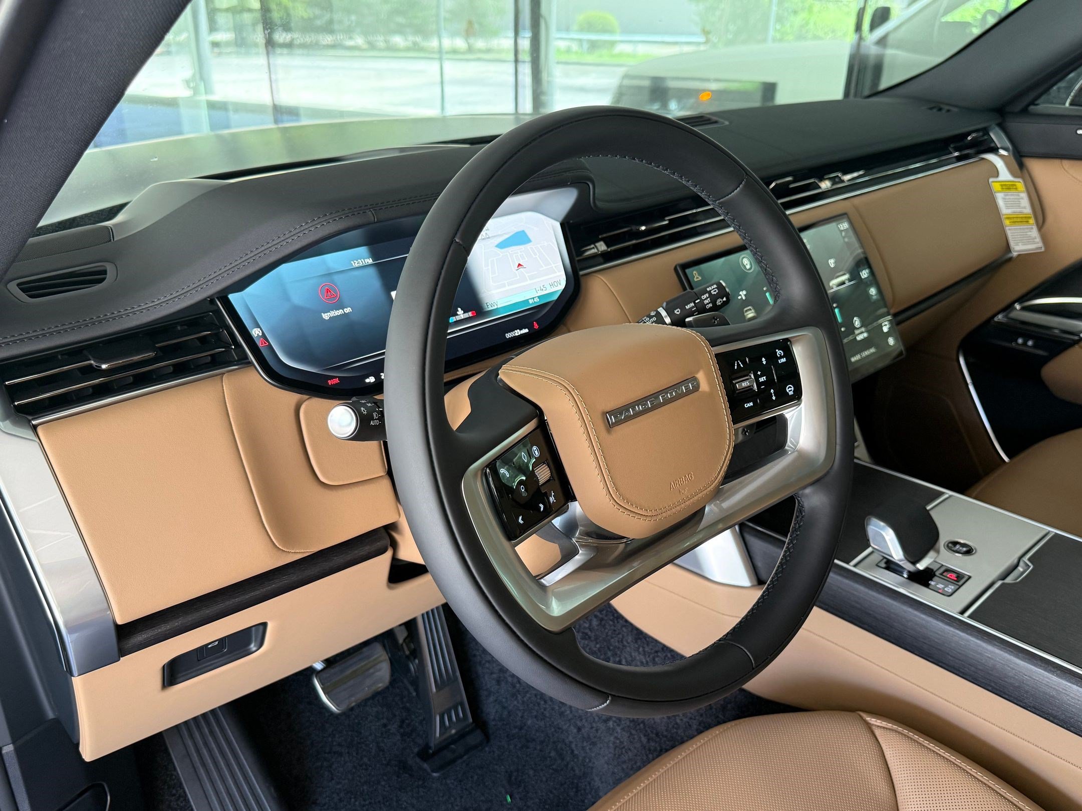 New 2026 Land Rover Range Rover Long Wheelbase SE AWD/4WD image 4