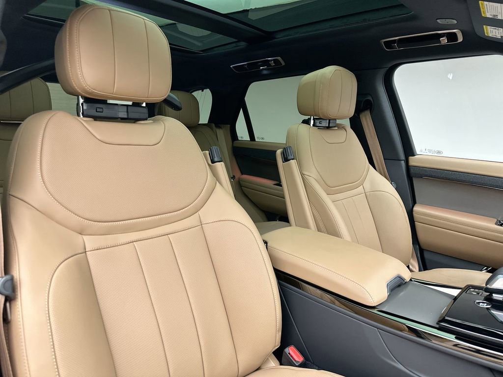 New 2026 Land Rover Range Rover Sport SE AWD/4WD image 14