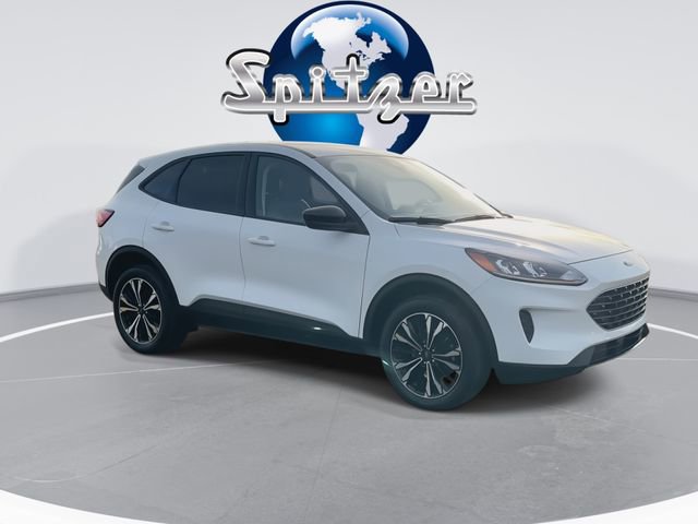Used 2022 Ford Escape SE w/ SE Sport Appearance Package image 2