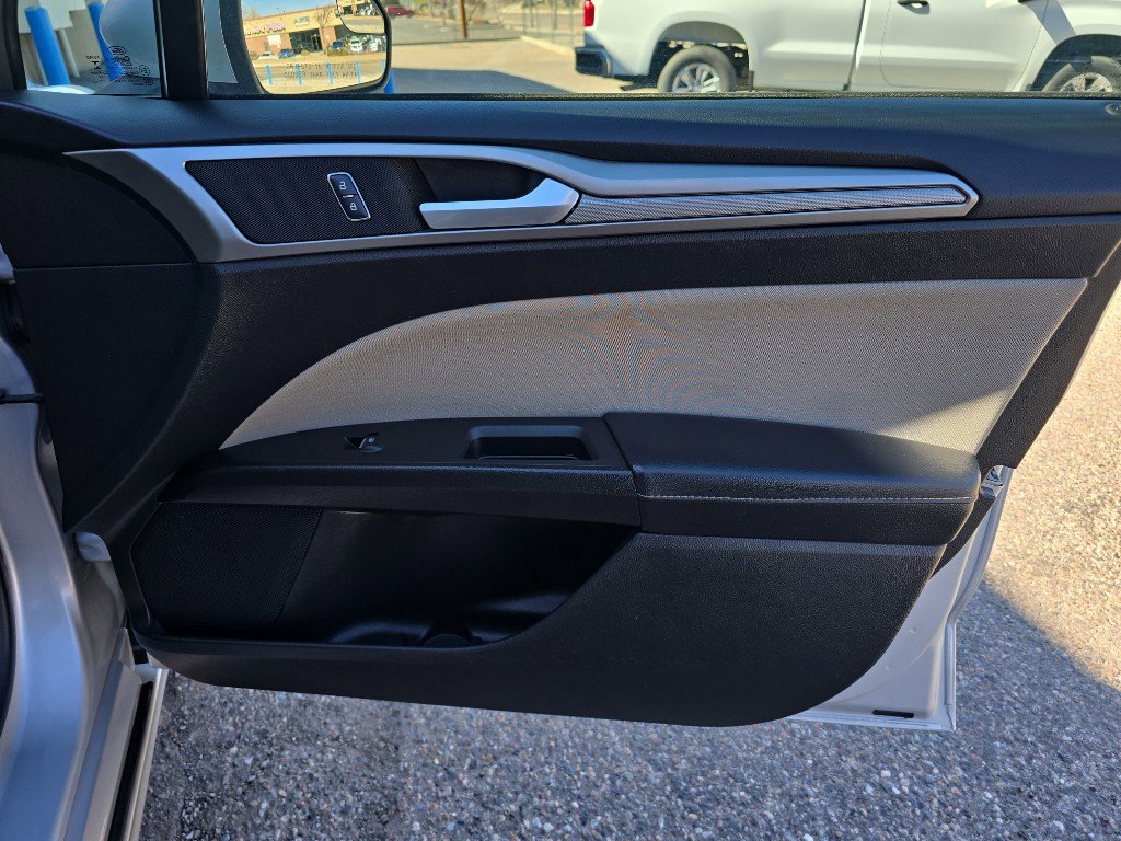 Used 2018 Ford Fusion S FWD image 23